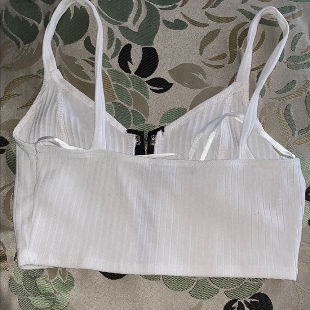 White crop top - Picture 2 of 2